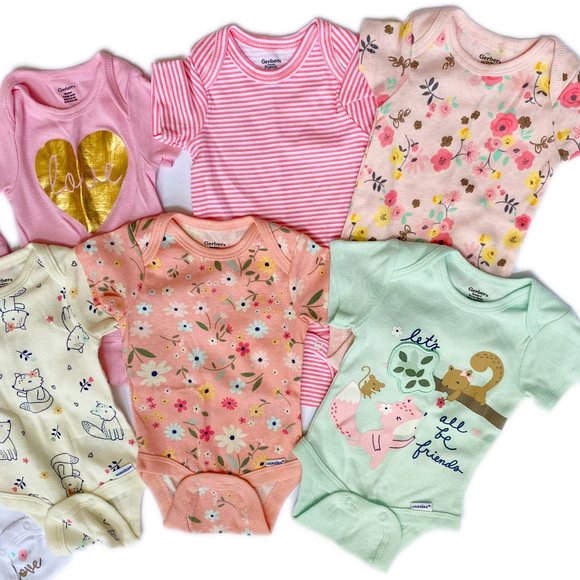 GERBER Baby Girl Onesies - Infant's Size Newborn - Bundle of 9 Girl's Onesies - Picture 3 of 4